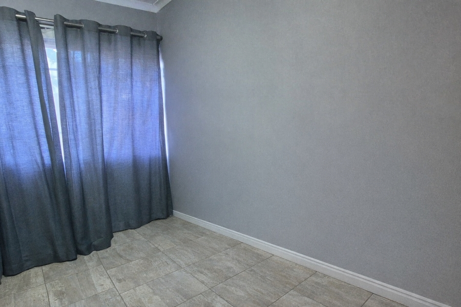 2 Bedroom Property for Sale in Parklands Western Cape